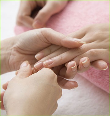 biotin vs silica checking nails in a salon